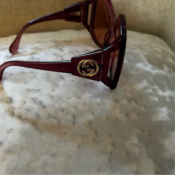 2023 Seasons Gucci Sunglasses - joarbit.com display picture 1